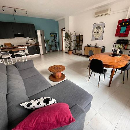 Mecenate Metropolitan Flat Apartment Milan Bagian luar foto