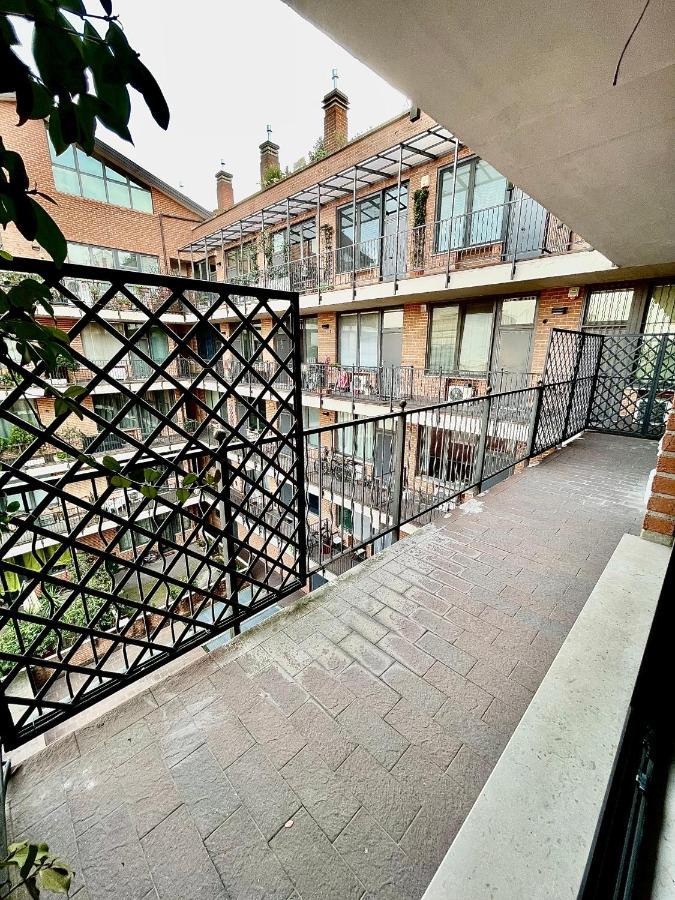 Mecenate Metropolitan Flat Apartment Milan Bagian luar foto