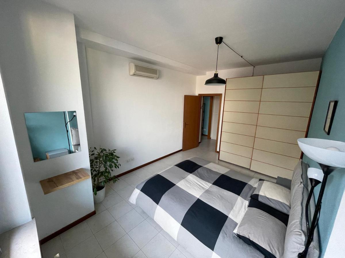 Mecenate Metropolitan Flat Apartment Milan Bagian luar foto